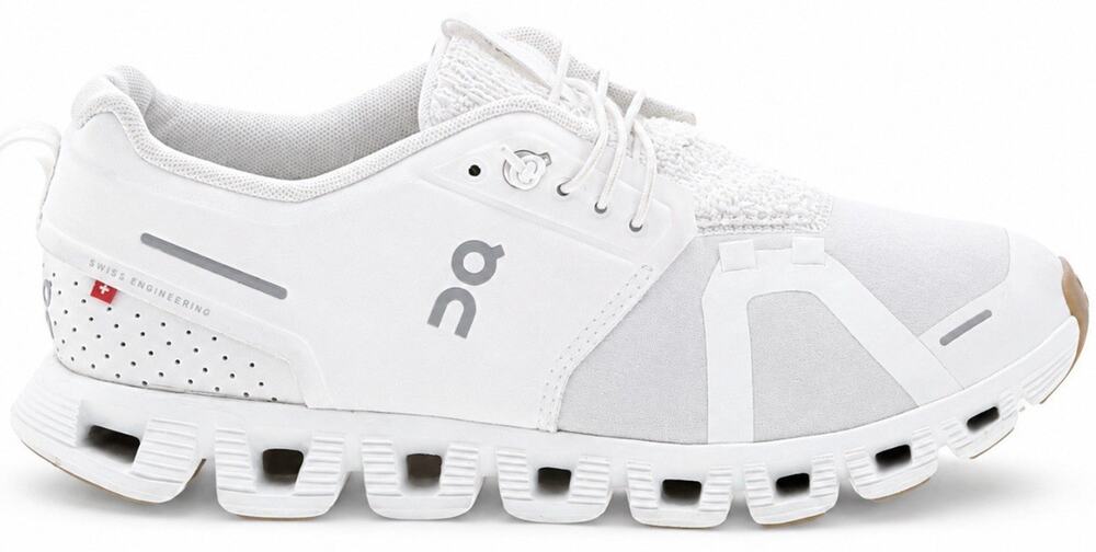 On Running Women’s Size 9 Triple White Cloud Sneakers Gum Sole Athletic Shoes